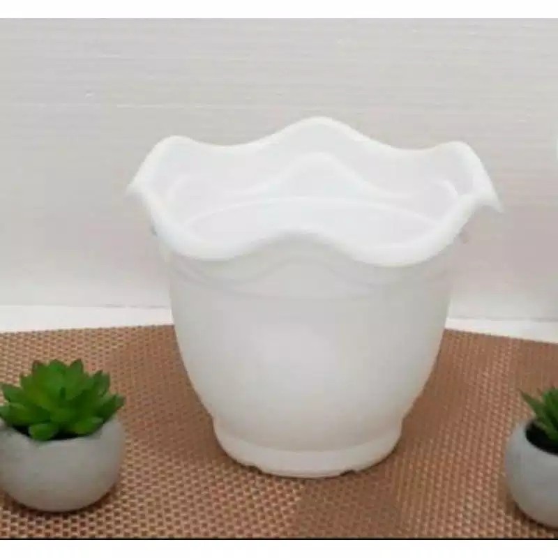 Pot bunga plastik murah 20cm / pot plastik tanaman putih polos