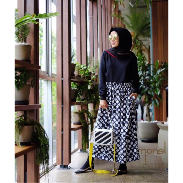 MONEL~ MONOCHROME PRINTED MIDI DRESS