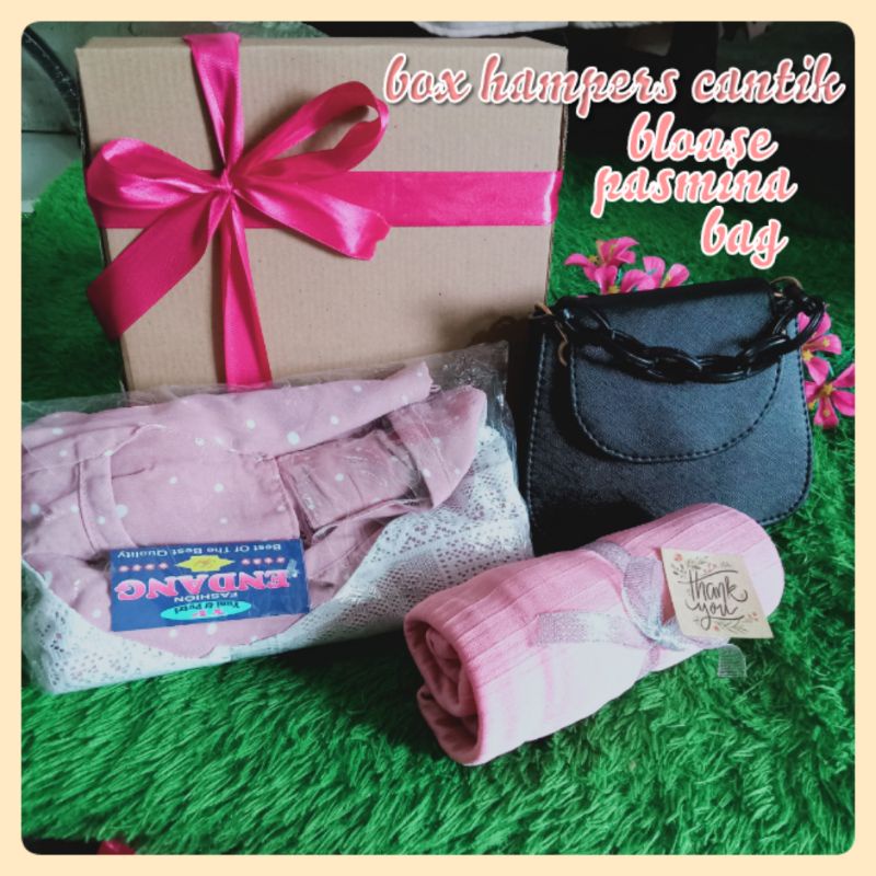 

hampers hari ibu/hampers murah/hampers unik/hampers spesial/hampers lengkap/paket hampers/set hampers/paket hadiah