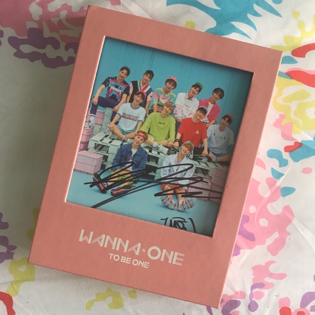 WANNA ONE TO BE ONE SIGNED ALBUM PINK VERSION