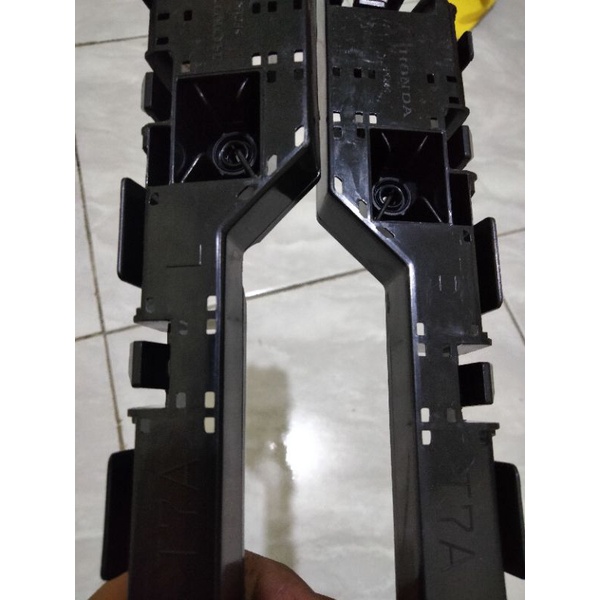 breket /bracket bemper belakang Honda HRV original