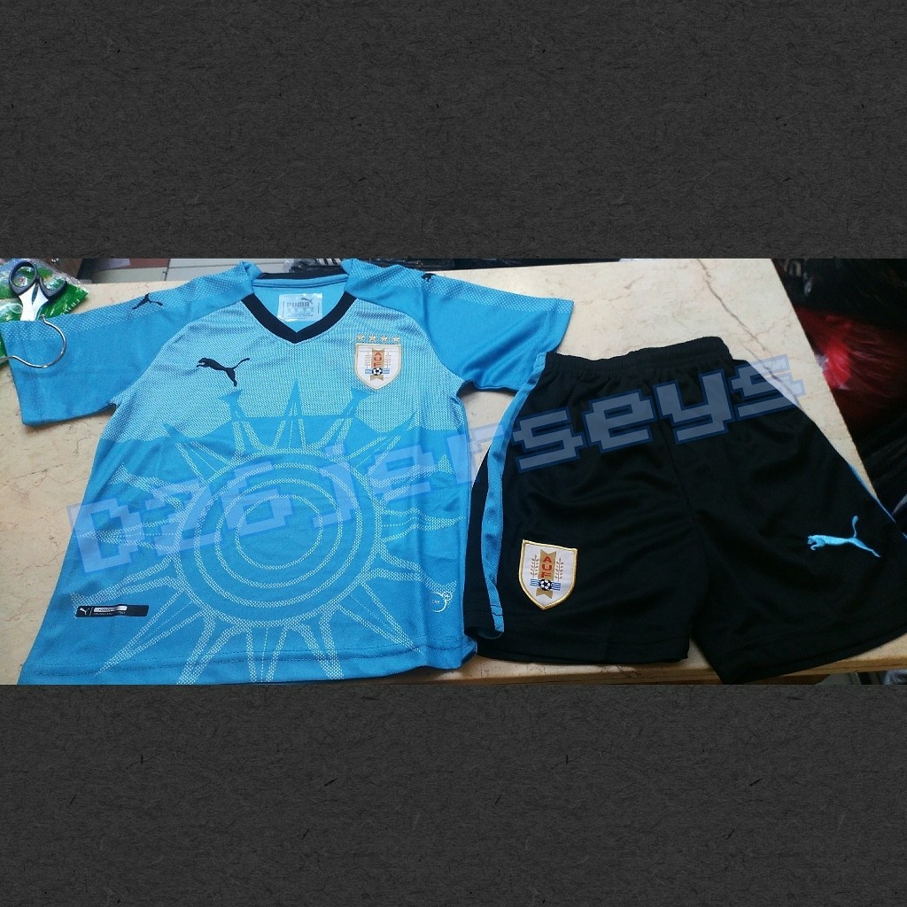 BAJU BOLA / FUTSAL Costum Jersey KIDS Uruguay home Piala Dunia 2018 OFFICIAL