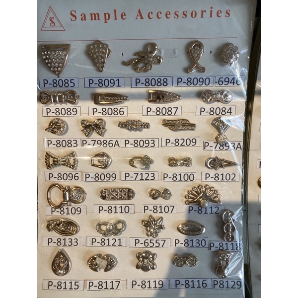 Variasi aksesoris gesper sandal sepatu