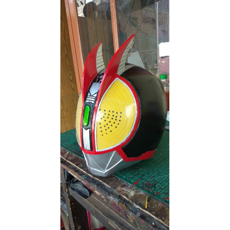 helm cosplay kamen rider Faiz