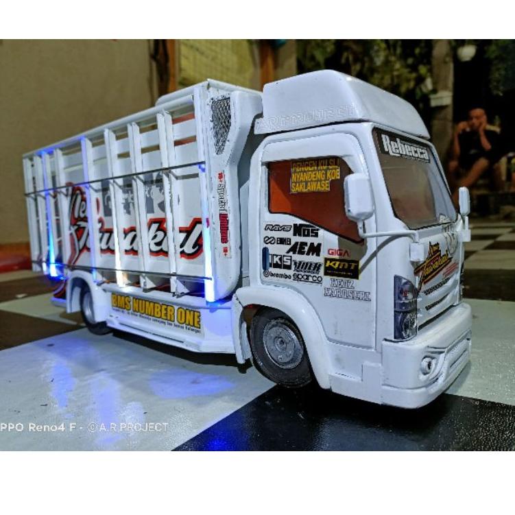 Big Sale.. miniatur truk oleng kayu ful lampu bonus terpal yang terlaris