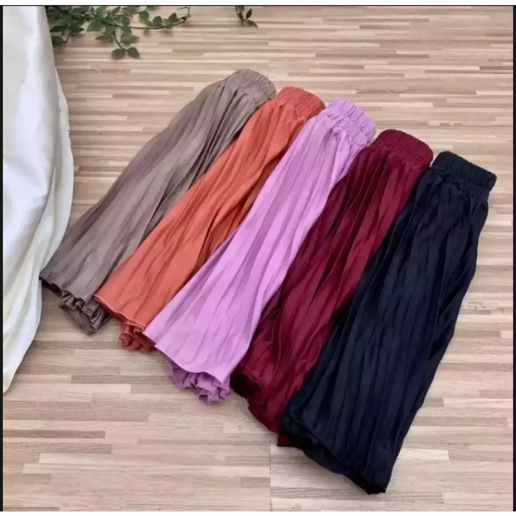 CELANA HOT PANTS PLISKET / CELANA WANITA TREND MASAKINI hot pants plisket / celana santai / celana pendek wanita / hotpen prisket / hotpants plisket polos terbaru 2021