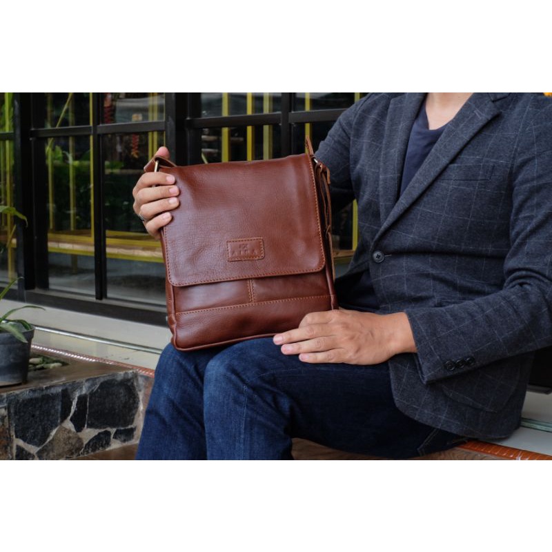 Tas Selempang Dan Bahu Pria Sling Bag Dimas Kulit Sapi Asli Bahan Pull Up Leather Terbaru Kain Katun Drill Tali Panjang Adjustable Kekinian Original