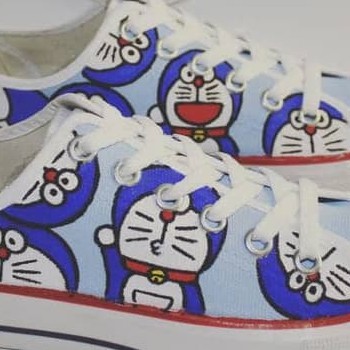 

SEPATU LUKIS BEBAS DESAIN CUSTOM NAMA GAMBAR KUALITAS RAPI CEPAT 11