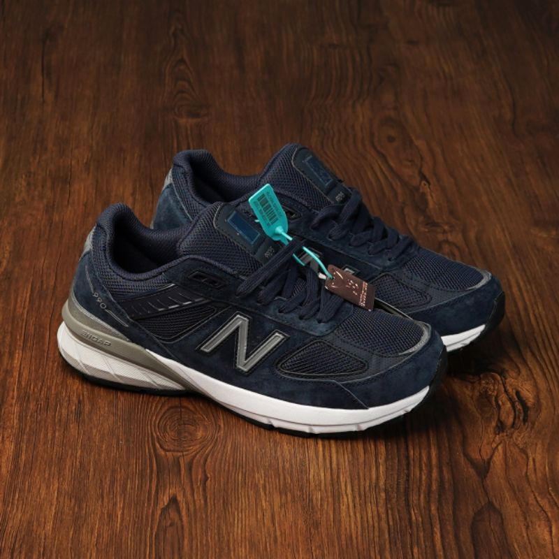 New Balance 990V5 M990BK5