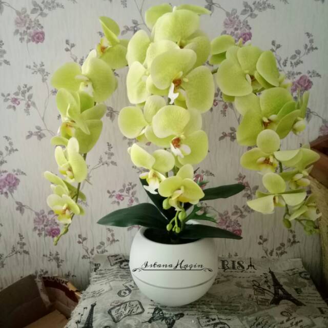 Anggrek latex jumbo 9 bunga, rangkaian anggrek 3 tangkai plus daun amggrek latex vas diameter 18cm