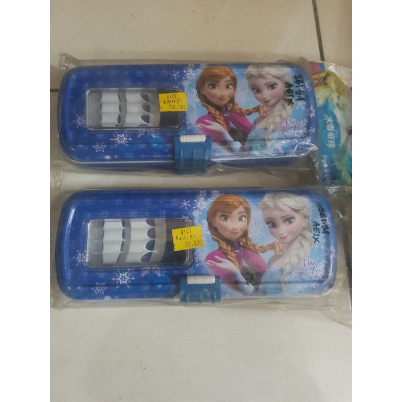 

KOTAK PENSIL FROZEN