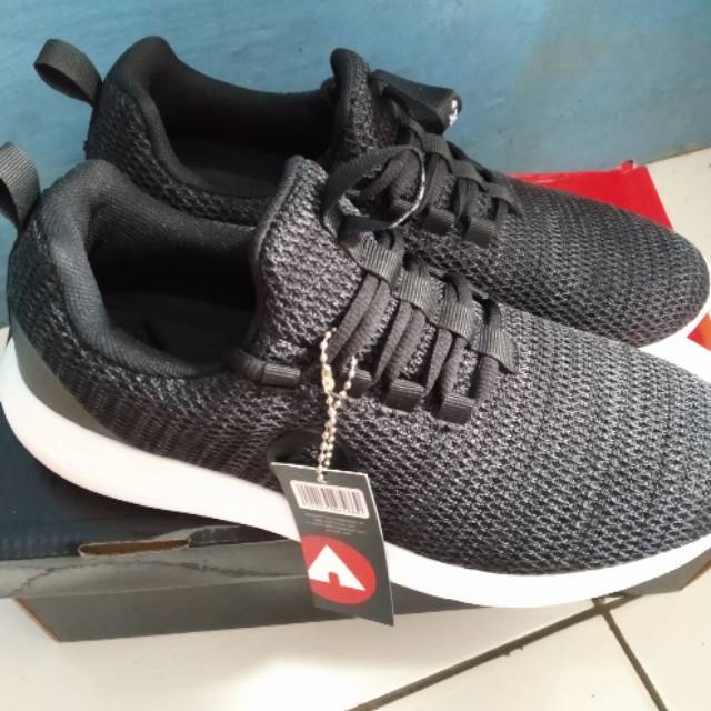  Sepatu  Airwalk  Running shoes Levi M Black original 