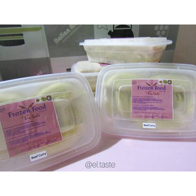 

PASTEL FROZEN (Beef Curry Puff Frozen) 10 PCS/PACK DIJAMIN ENAK