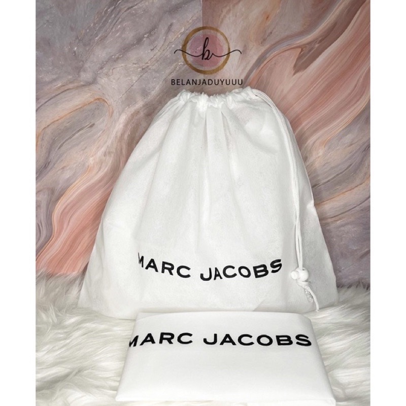 Paer Bag Marc Jacobs Model Vertikal Pembungkus Kado