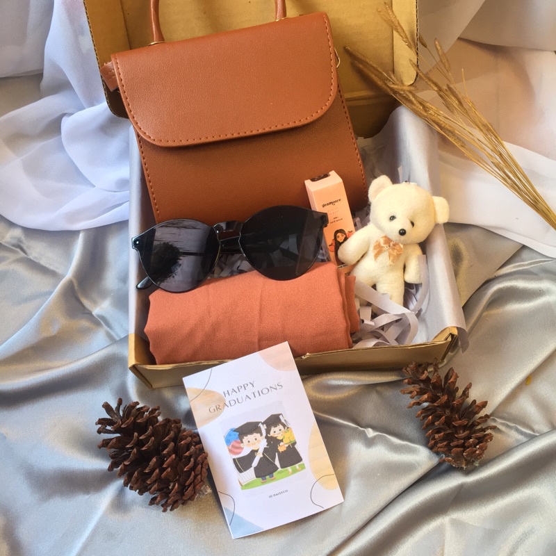 

Hampers | kado wisuda | kado ultah | kado aniv