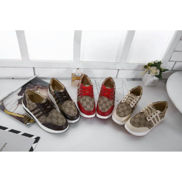 Sepatu gucci monogram.     ( A25)
