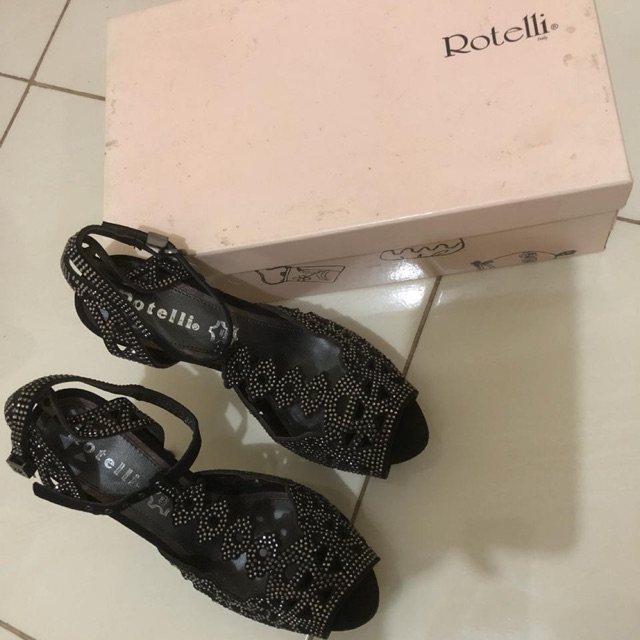 Sepatu Rotelli Original Store Preloved size 37