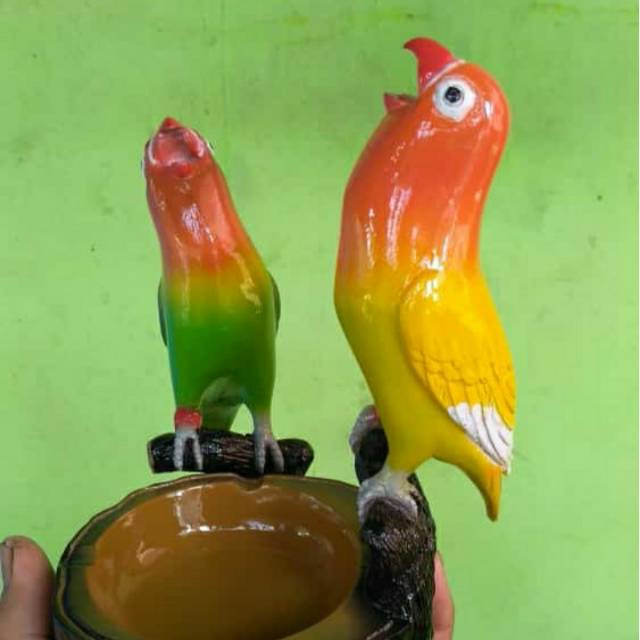 Asbak karakter burung Lovebird