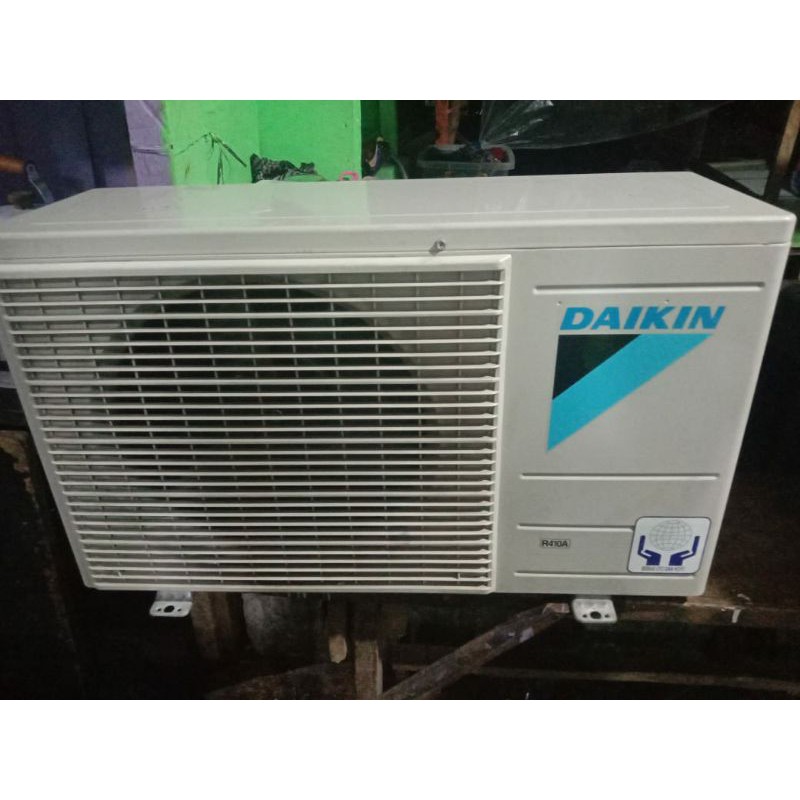 ac outdoor daikin 1pk Freon R410A