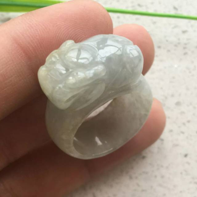Cincin Giok Pixiu Jadeite Bersertifikat Diameter 19mm
