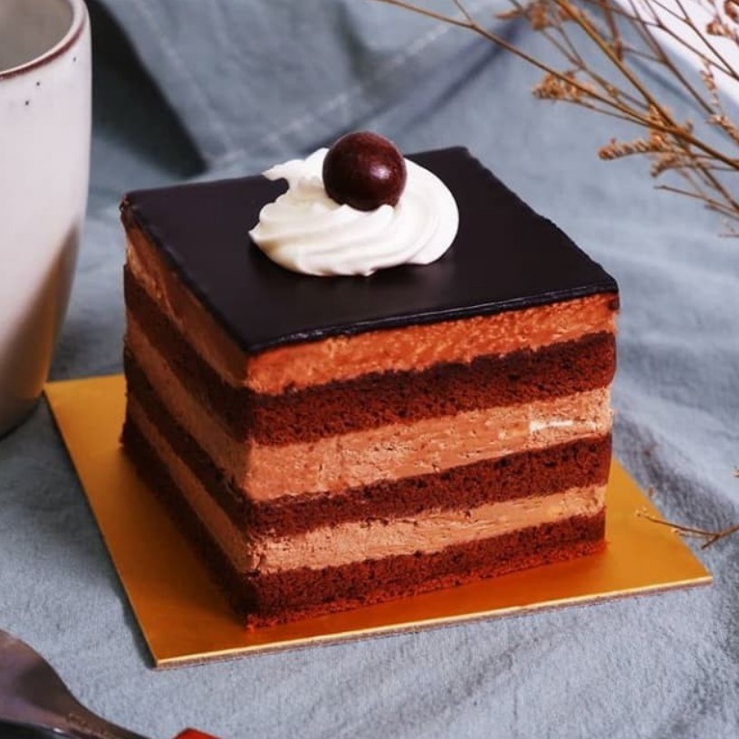 

Kue Mini Opera Cake Chocolate- Birthday Cake / Kue Ulang Tahun (8cm)