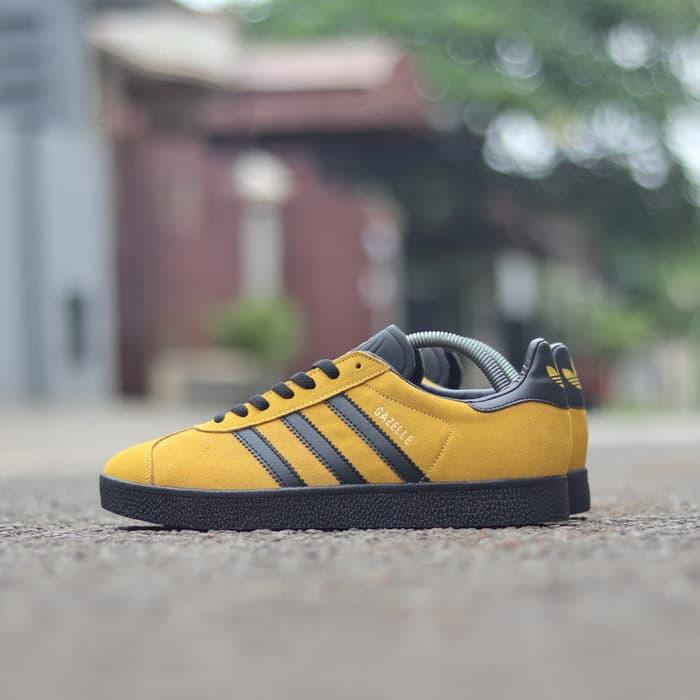gazelle yellow black