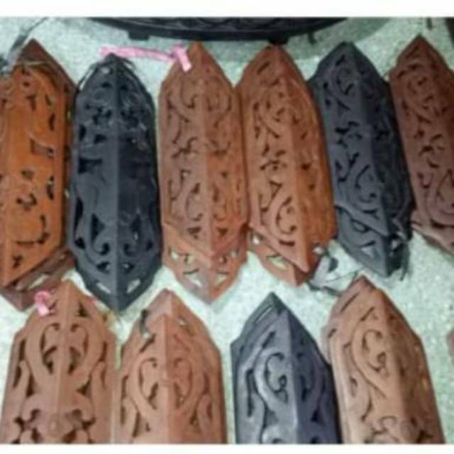 Tameng ulin isi 3 bj, hiasan perisai, perisai ulin, perisai kayu, perisai kalimantan, perisai dayak,