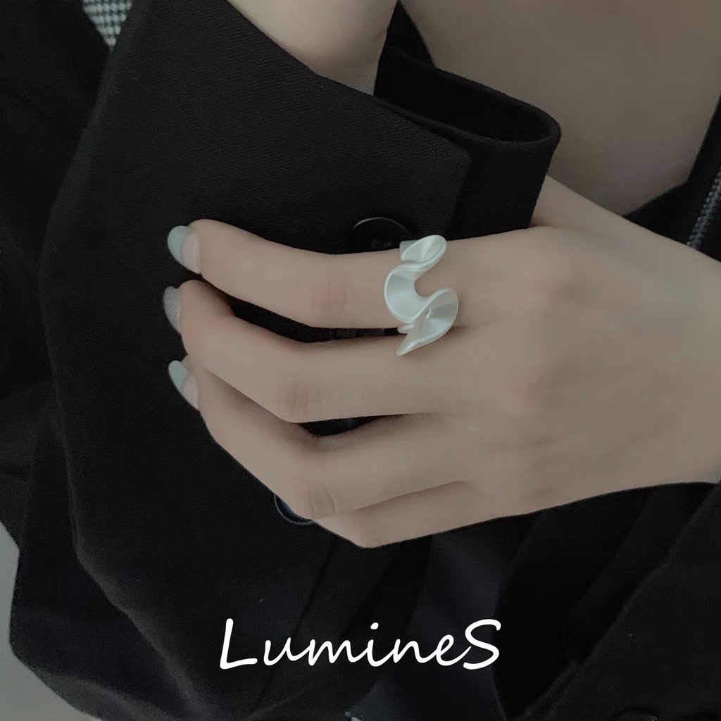 Cincin Open Ring Adjustable Desain Gelombang Bahan Lace Matte Untuk Wanita