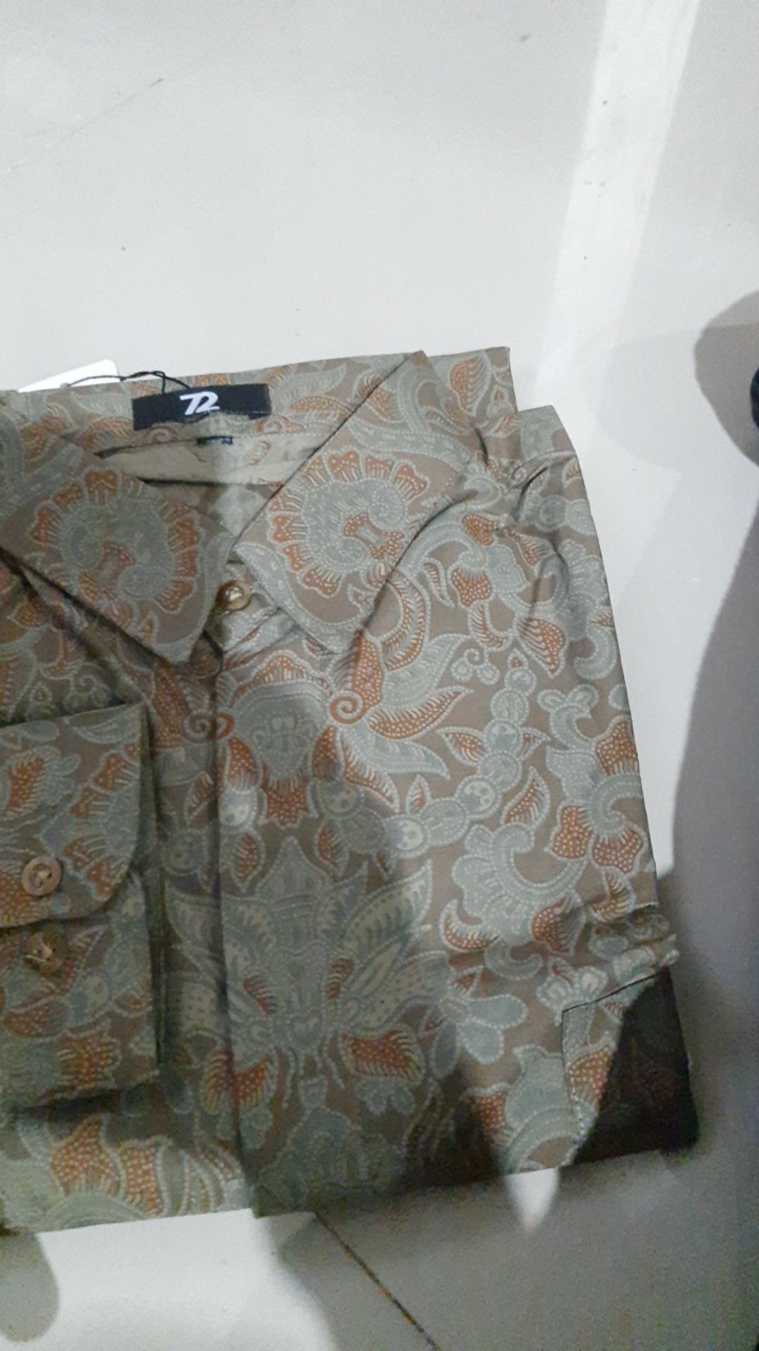 Kemeja Batik Pria Lengan Panjang Slimfit Premium Warna Hijau Army 722412 Cap 72