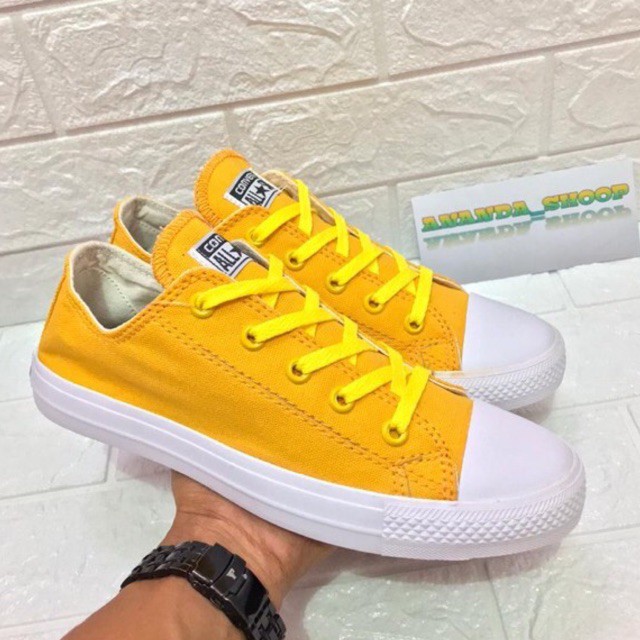 TERBARU!!!Sepatu kuning full version replika/kw  +box
