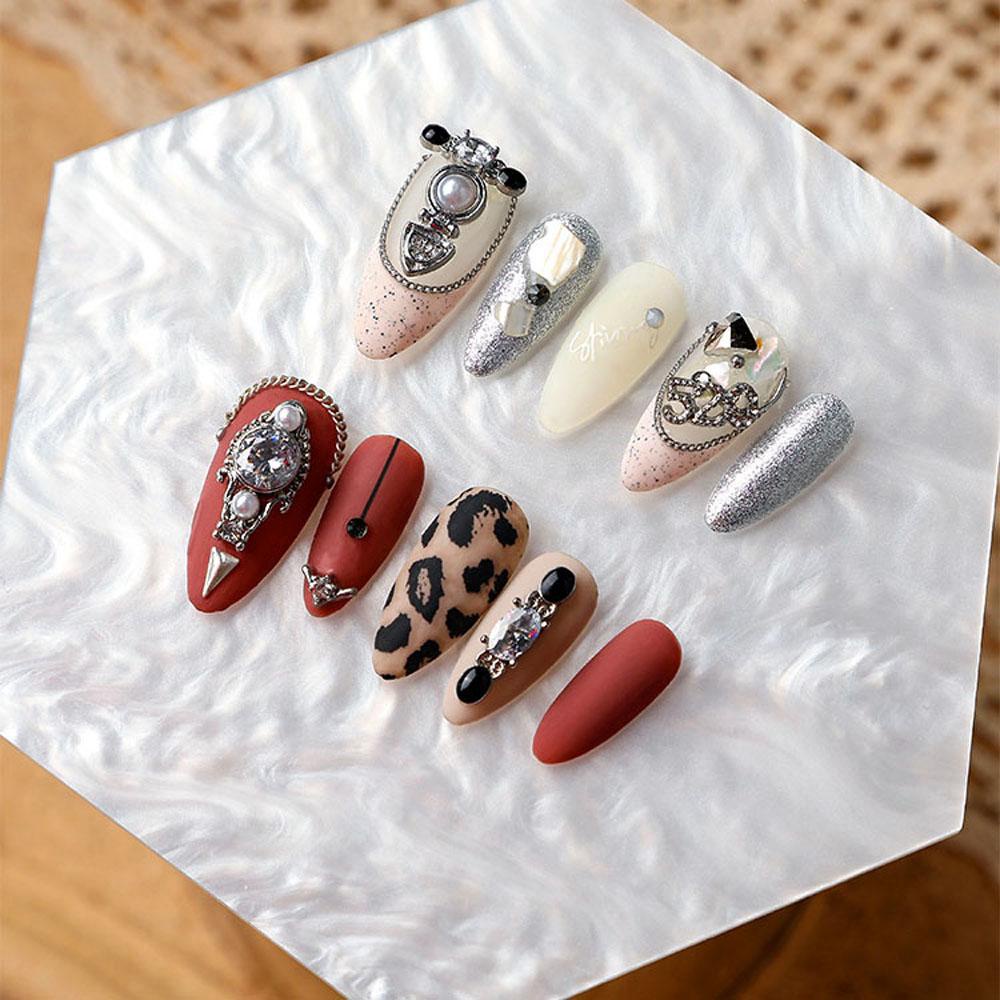 SKJK   Palet Nail Art Bulat Kotak Gel Polish Color Mixing Shell Piece Praktek Display Foundation Mixing Palette Color Palet Cat