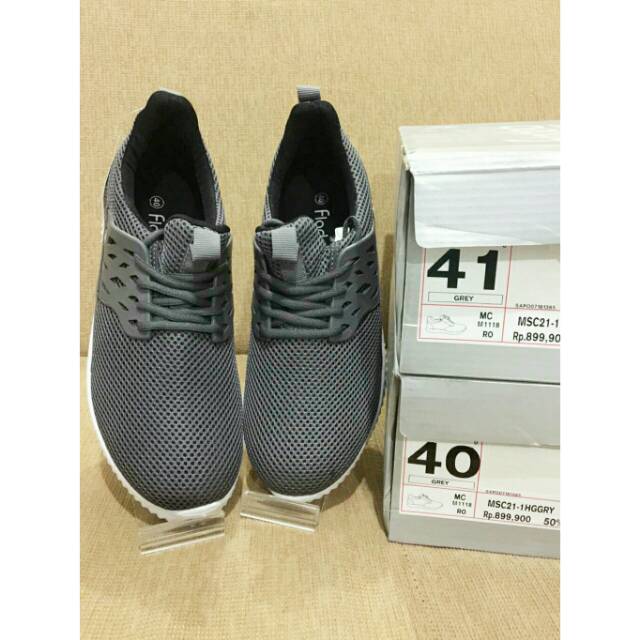 Sepatu sneakers pria dewasa merk Fladeo brand Matahari