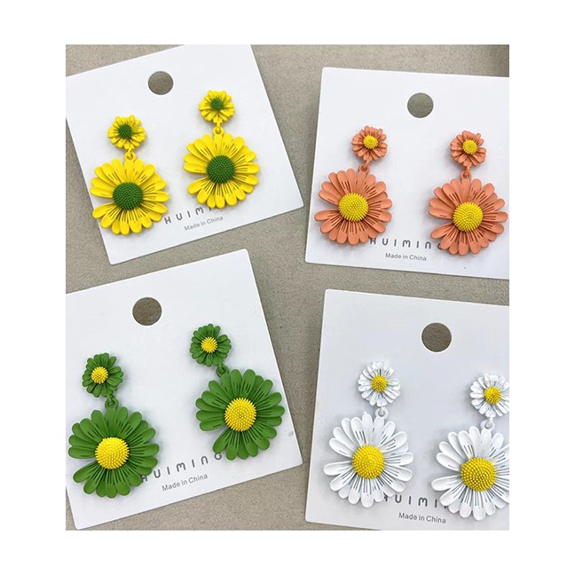 LRC Anting Tusuk Fashion Long yellow Small Daisy Contrast Notched Alloy K0888