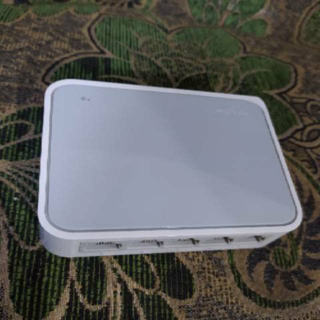 TP-LINK switch hub 5 port