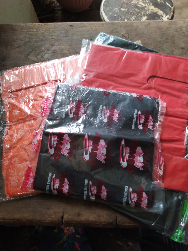 Potongan Harga!!! Kantong Plastik Kresek Hitam Merk Garuda  Ekonomis Uk 35 X 50