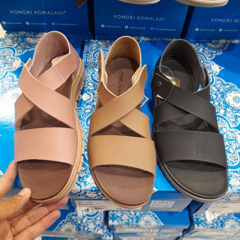 sandal slop wanita yongki komaladi