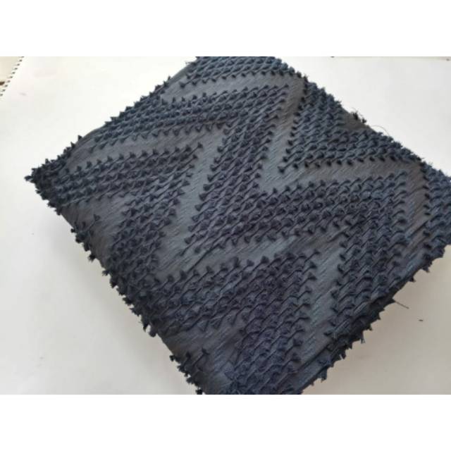 Kain tenun sutra bulu