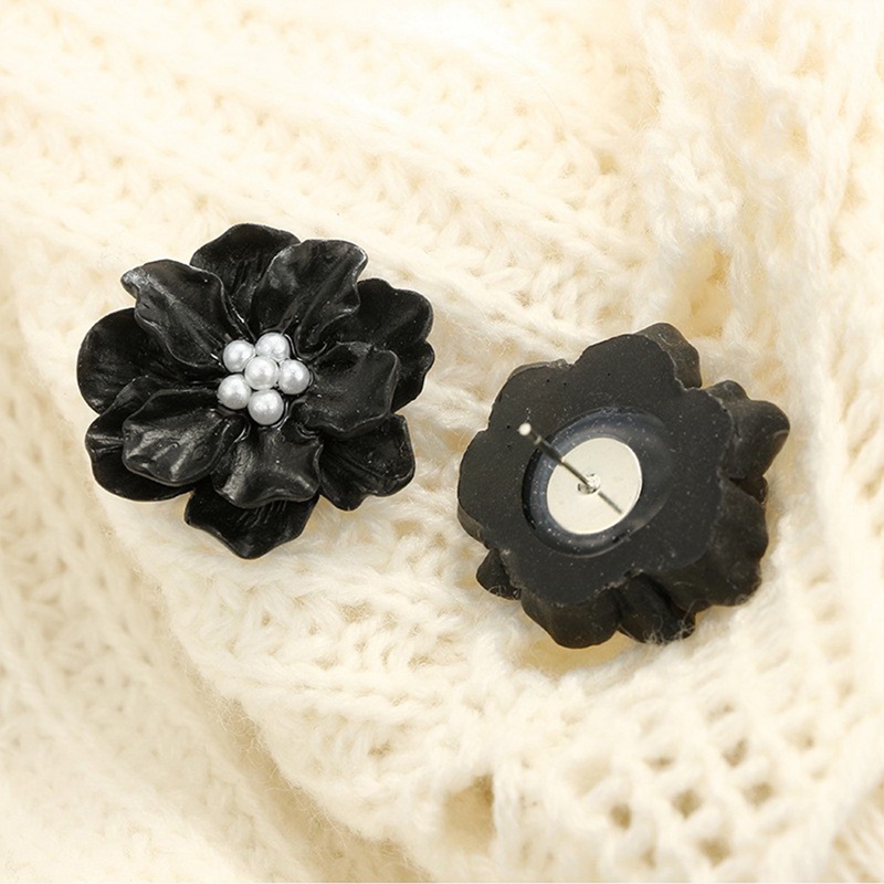Anting Stud Bentuk Bunga Aksen Mutiara Imitasi Bahan Resin Untuk Wanita