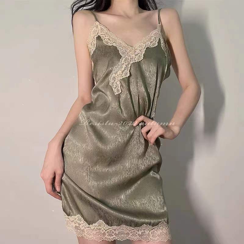 Women Lace Satin V-neck Night  Dress 8144 (M/L)