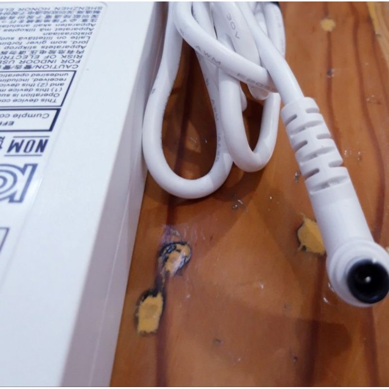 ADAPTOR 19,5V~10,8A LG JARUM ORIGINAL