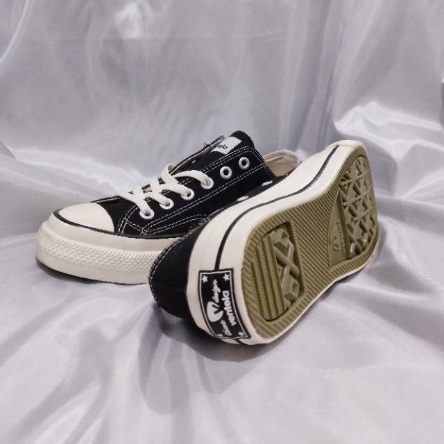 Ventela Low 70's Black Natural