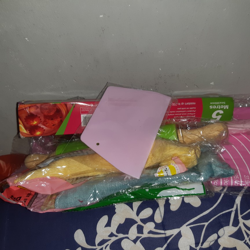 Pengunci Pintu Lemari Kamar / Pengaman Pintu