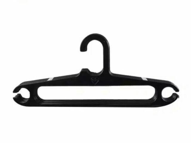 Gantungan Baju Besar Warna Hitam Merek Gbu Isi 12 Atau 1 Lusin