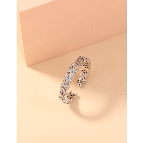 LRC Cincin  Fashion Silver Arrow Leaf Inlaid Zircon Ring P57536