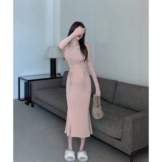 Gaun Wanita 2022 Musim Semi Baru Versi Korea Hitam Retro Lengan Panjang Temperamen Slim Mid-length Fishtail Rok Pasang