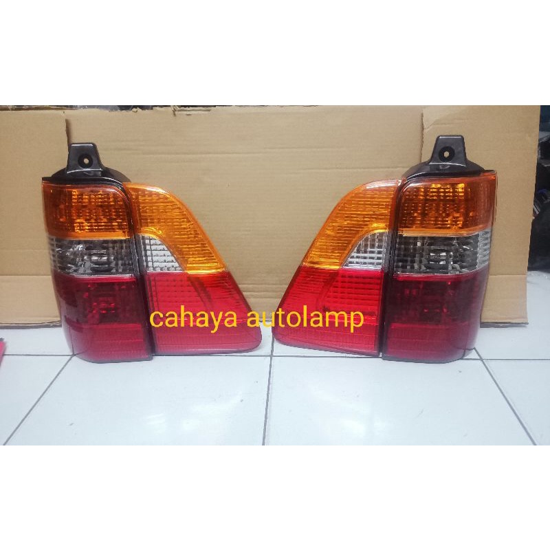 Stop Lamp Assy Kijang 2003 2004 set dan Reflector segitiga kijang 2003 2004 set kanan kiri