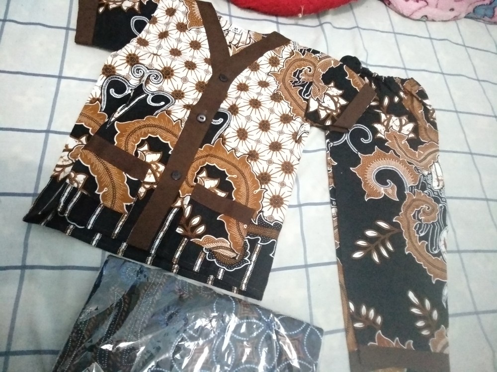 Batik Piama Anak Usia 0.1-5th  Motif Dan Warna Rondom Tidak Pilih