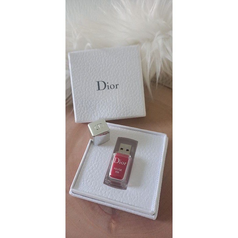 dior vip gift usb