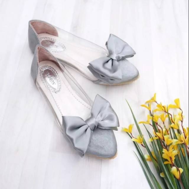 Sepatu dan sandal flat wanita macam2 model