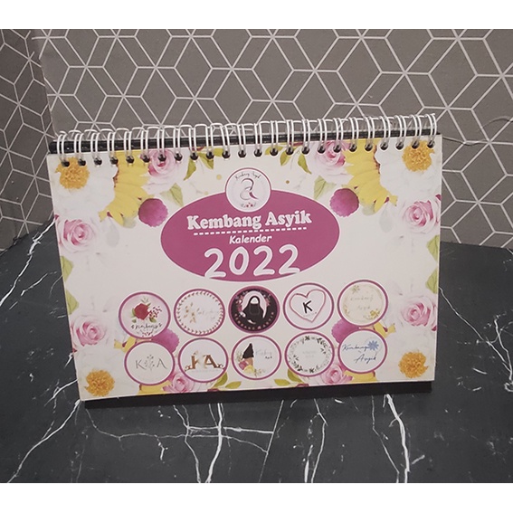 

Kalender 2022 - Kalender Meja 2022 - Kalender Custom Foto
